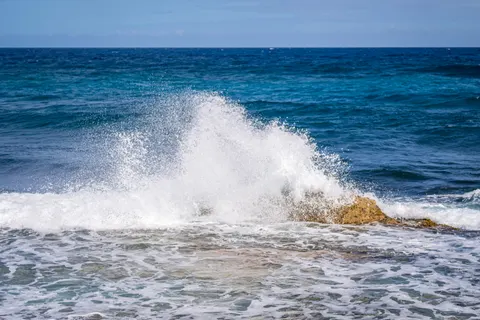 Fond d'écran Vagues de l'océan 4K · ocean · 3840×2560
