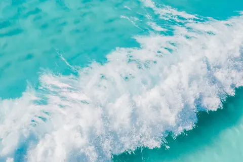 خلفية أمواج المحيط بدقة 4K · ocean · 3840×2558