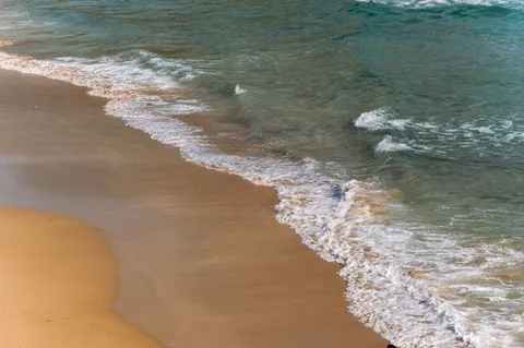 海浪 4K壁纸 · ocean · 3840×2553