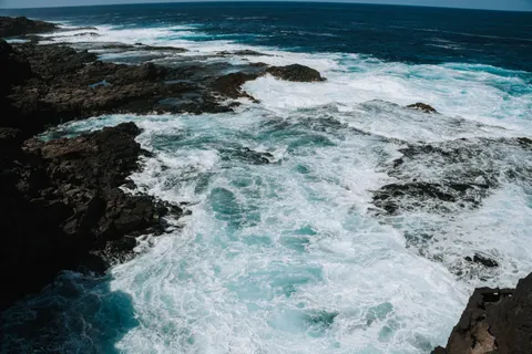Fond d'écran Vagues de l'océan 4K · ocean · 3840×2560