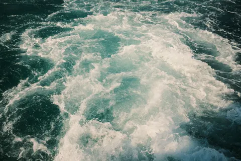 Meereswellen 4K Hintergrundbild · ocean · 3840×2560