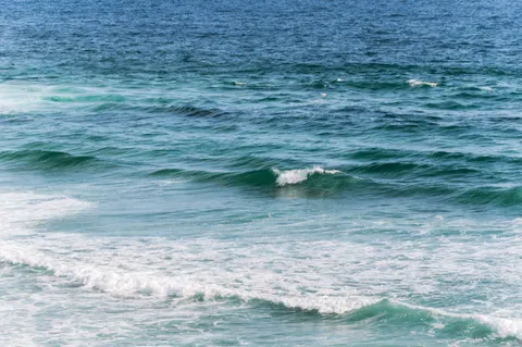 海浪 4K壁纸 · ocean · 3840×2553