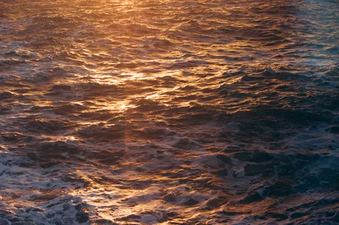 바다 물결 4K 배경화면 · ocean · 3840×2546