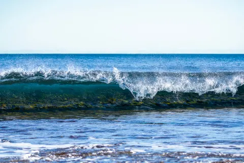 Fond d'écran Vagues de l'océan 4K · ocean · 3840×2560