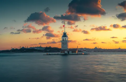 Обои Маяк на побережье 4K · ocean · 3840×2516