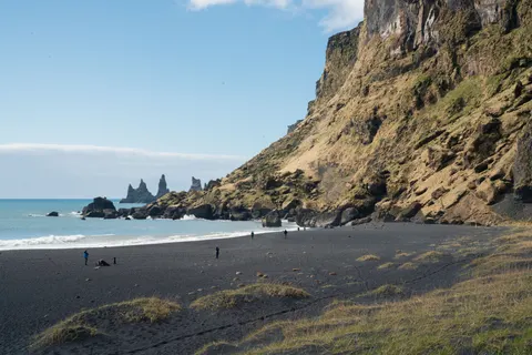 Black Sand Beach 4K Wallpaper · travel · 3840×2560