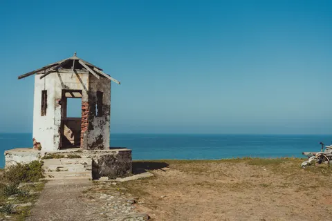 Fond d'écran Côte du phare 4K · ocean · 3840×2560