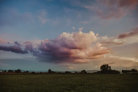 خلفية حقل ريفي بدقة 4K · nature · 3840×2560