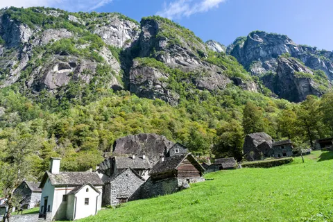 Alpine Village 4K Wallpaper · travel · 3840×2558