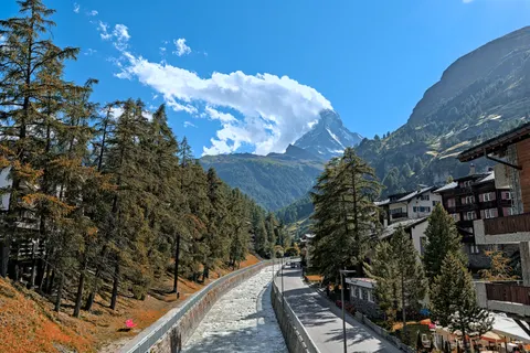 Fond d'écran Village alpin 4K · travel · 3840×2558