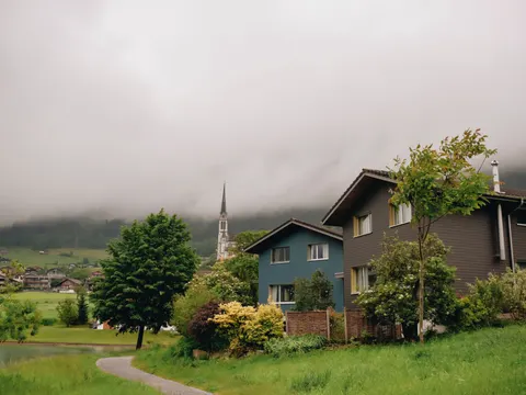 Fond d'écran Village alpin 4K · travel · 3840×2882