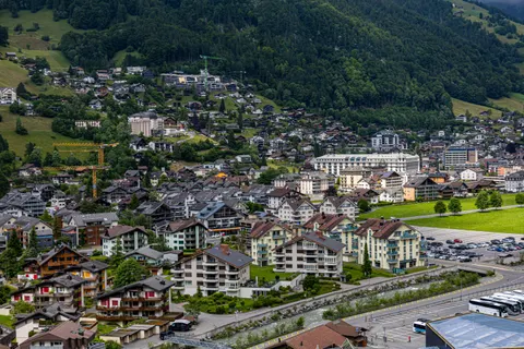 Fond d'écran Village alpin 4K · travel · 3840×2560