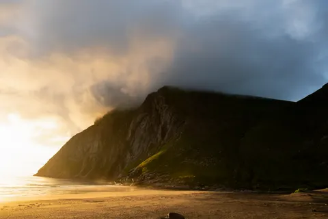 Ocean Cliff 4K Wallpaper · ocean · 3840×2560