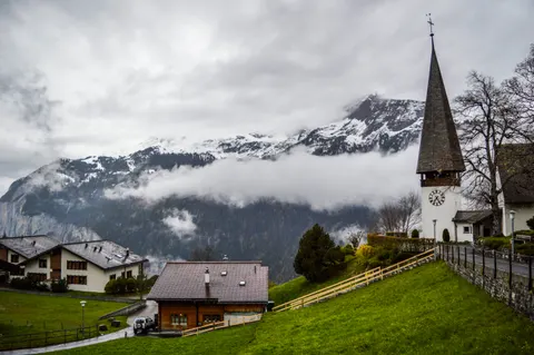 Fond d'écran Village alpin 4K · travel · 3840×2553