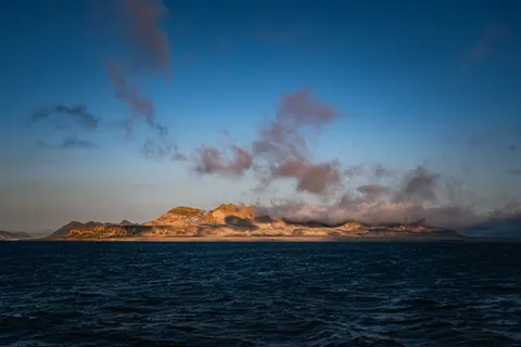 바다 절벽 4K 배경화면 · ocean · 3840×2560