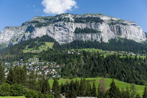 Fond d'écran Village alpin 4K · travel · 3840×2558
