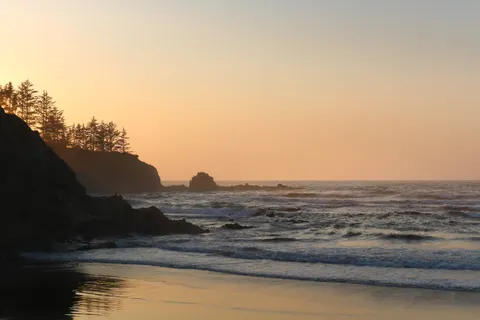 Fond d'écran Falaise océanique 4K · ocean · 3840×2560