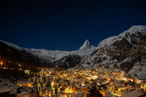 Alpine Village 4K Wallpaper · travel · 3840×2560