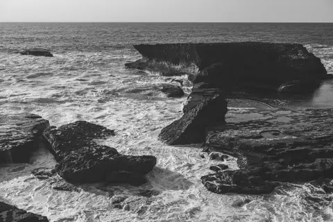 Обои Океанский утёс 4K · ocean · 3840×2560