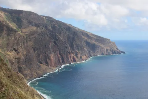 Meeresklippe 4K Hintergrundbild · ocean · 3840×2560