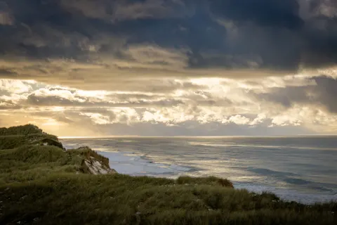 خلفية جرف المحيط بدقة 4K · ocean · 3840×2560