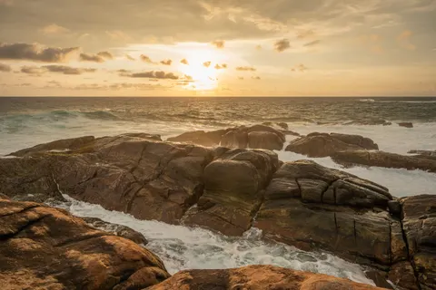 Meeresklippe 4K Hintergrundbild · ocean · 3840×2560