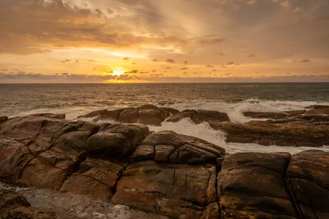 Fondo de pantalla Acantilado del océano 4K · ocean · 3840×2560