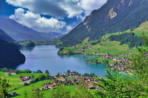 Fond d'écran Village alpin 4K · travel · 3840×2563