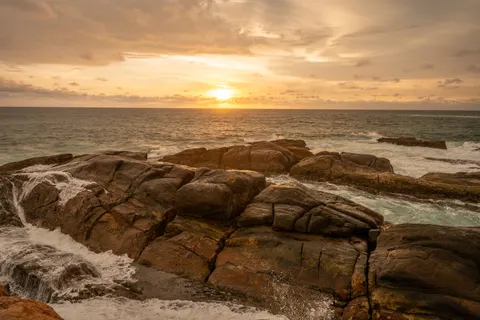 Meeresklippe 4K Hintergrundbild · ocean · 3840×2560