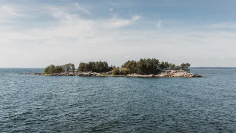 خلفية جزيرة من الجو بدقة 4K · ocean · 3840×2160