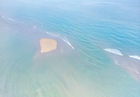 Island Aerial 4K Wallpaper · ocean · 3840×2677