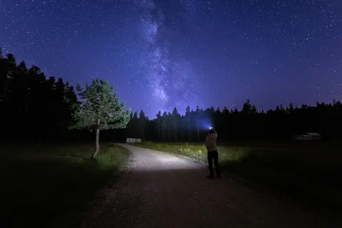 Papel de parede Via Láctea céu noturno 4K · space · 3840×2560