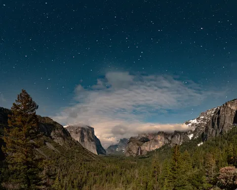 Milky Way Galaxy 4K Wallpaper · space · 3840×3069