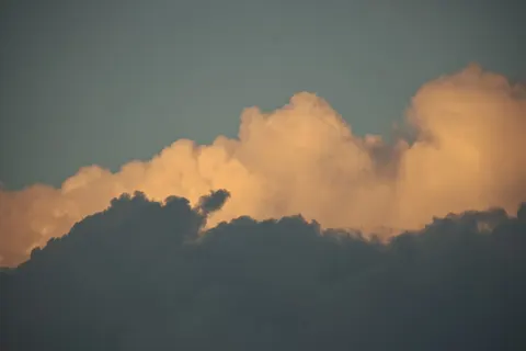 壮丽天空 4K壁纸 · nature · 3840×2562