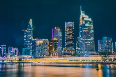 Skyline bei Nacht 4K Hintergrundbild · city · 3840×2561