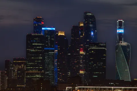 Fondo de pantalla Horizonte urbano nocturno 4K · city · 3840×2555