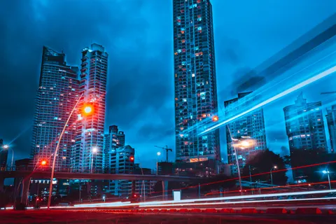 Papel de parede Horizonte urbano à noite 4K · city · 3840×2560