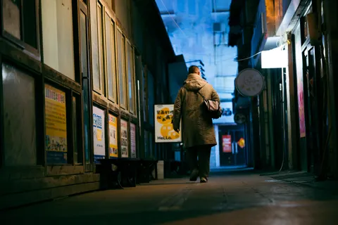 네온 도시 거리 4K 배경화면 · city · 3840×2560