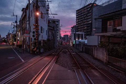 Neon-Stadtstraße 4K Hintergrundbild · city · 3840×2563