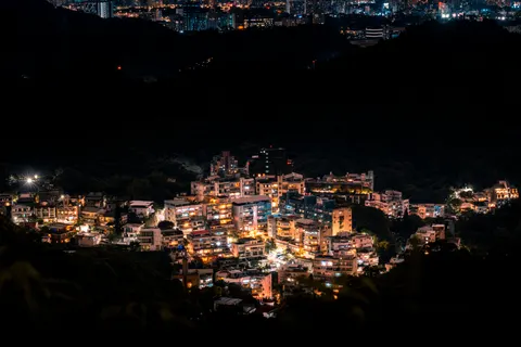 City Aerial 4K Wallpaper · city · 3840×2561