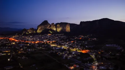 خلفية المدينة من الجو بدقة 4K · city · 3840×2160