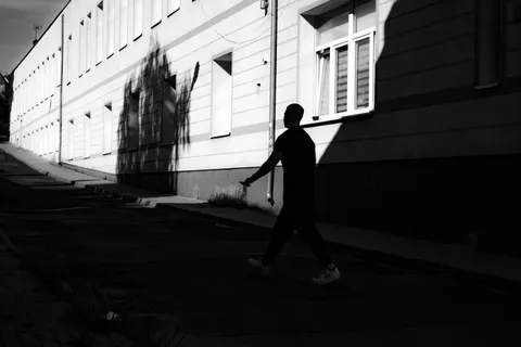 Monochrome Street 4K Wallpaper · city · 3840×2560
