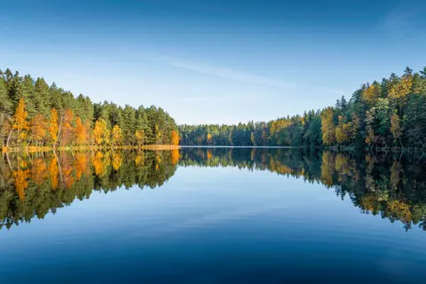 Fond d'écran Lac d'automne 4K · autumn · 3840×2560