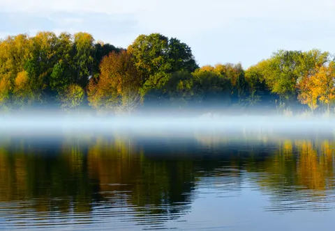 والپیپر دریاچه پاییزی با کیفیت 4K · autumn · 3840×2659