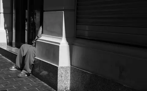 Monochrome Street 4K Wallpaper · city · 3840×2379