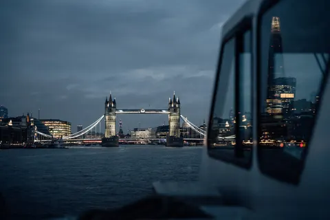 City Bridge 4K Wallpaper · city · 3840×2560