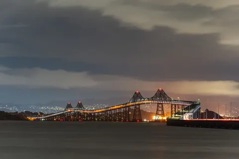خلفية جسر المدينة بدقة 4K · city · 3840×2560