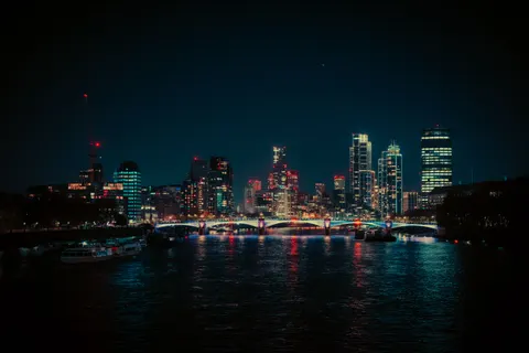 City Bridge 4K Wallpaper · city · 3840×2560