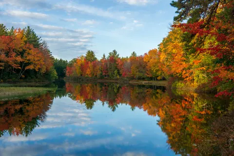 Sonbahar Gölü 4K Duvar Kağıdı · autumn · 3840×2560