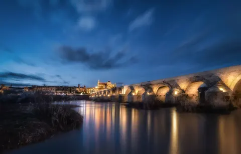 Stadtbrücke 4K Hintergrundbild · city · 3840×2459